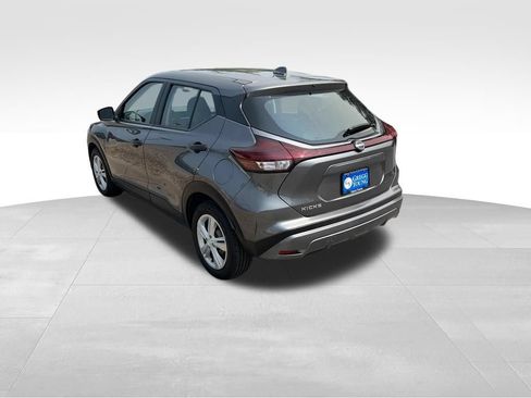 Used 2023 Nissan Kicks S FWD image 4