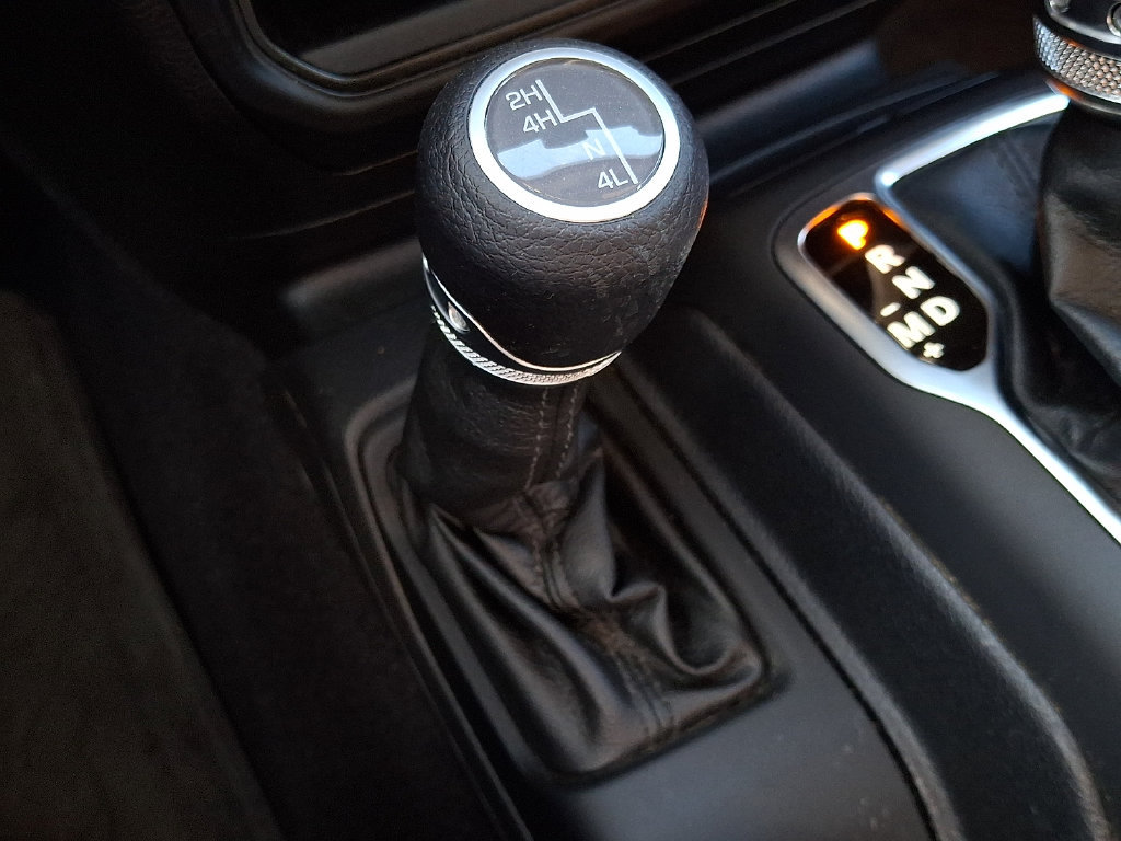 Used 2023 Jeep Wrangler Unlimited Sport AWD/4WD image 16