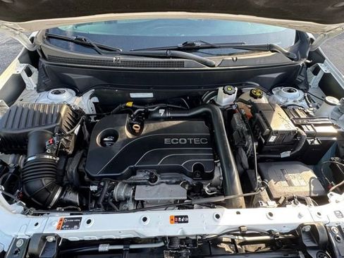 Used 2019 Chevrolet Equinox LS image 2