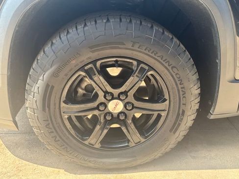 Certified 2023 GMC Acadia AT4 image 11