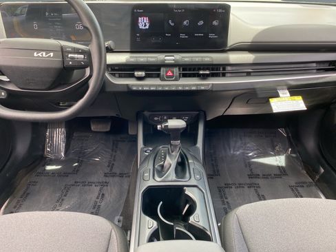 Used 2025 Kia K4 FWD image 11