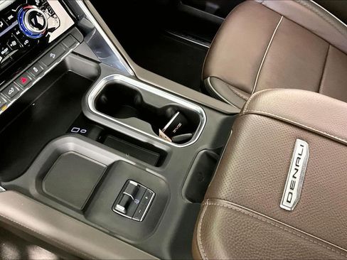 Certified 2025 GMC Sierra 2500 Denali w/ Denali Reserve Package AWD/4WD image 18