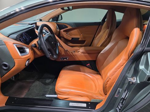 Used 2016 Aston Martin Vanquish RWD image 12