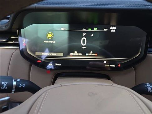 New 2026 Land Rover Range Rover Long Wheelbase SE image 18