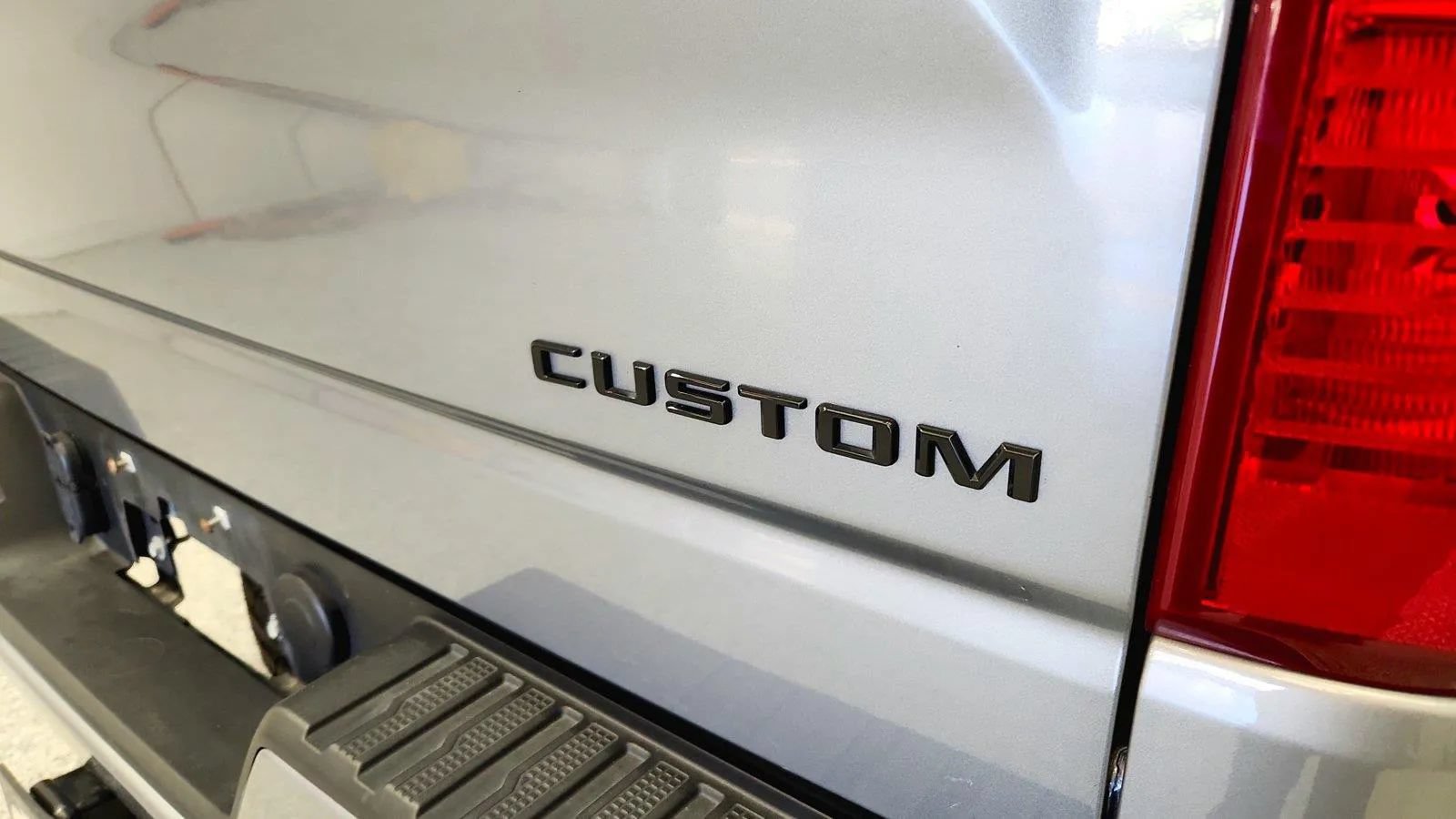 Used 2023 Chevrolet Silverado 1500 Custom w/ LPO, Dark Essentials Package AWD/4WD image 14