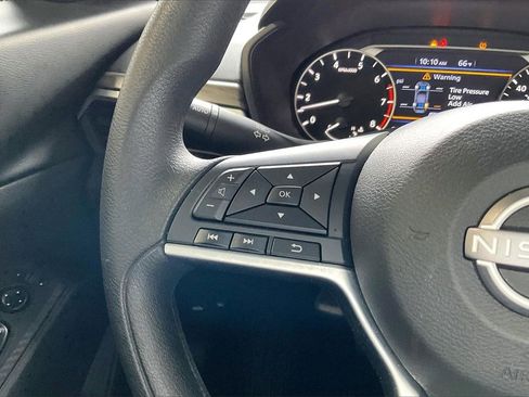 Used 2025 Nissan Altima 2.5 SV image 8