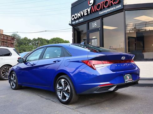 Used 2023 Hyundai Elantra SEL w/ Convenience Package FWD image 6