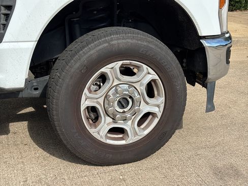 Used 2026 Ford F250 XLT AWD/4WD image 10