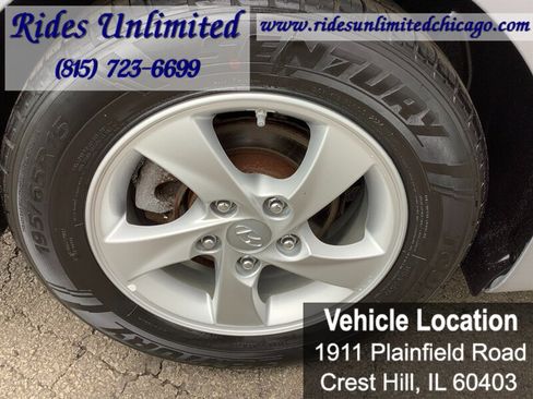 Used 2015 Hyundai Elantra SE FWD image 35