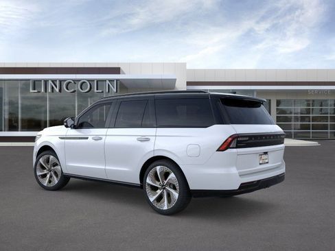 New 2026 Lincoln Navigator Black Label w/ Black Label Special Edition AWD/4WD image 4