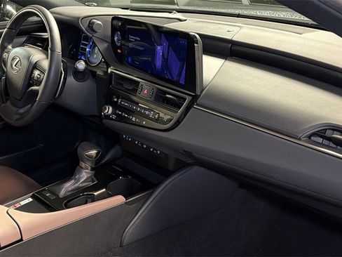Used 2024 Lexus ES 350 Luxury w/ Technology Package image 10