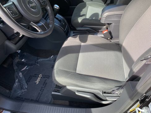 Used 2016 Jeep Patriot Latitude image 13