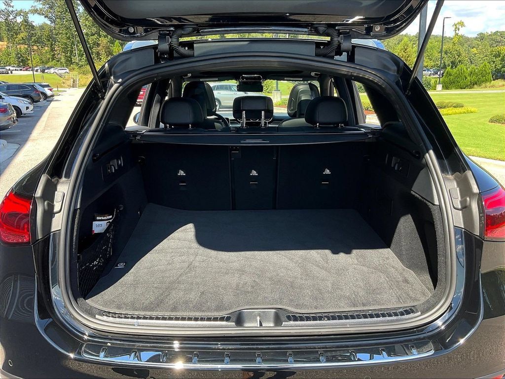 Used 2026 Mercedes-Benz GLC 300 image 35