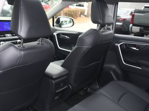 Certified 2023 Toyota RAV4 XLE Premium AWD/4WD image 17