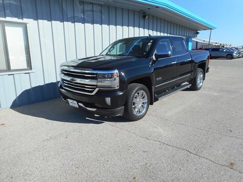 Used 2017 Chevrolet Silverado 1500 High Country image 2