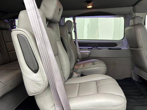 Used 2015 Ford Transit 150 130 Low Roof w/ Exterior Upgrade Package RWD image 41