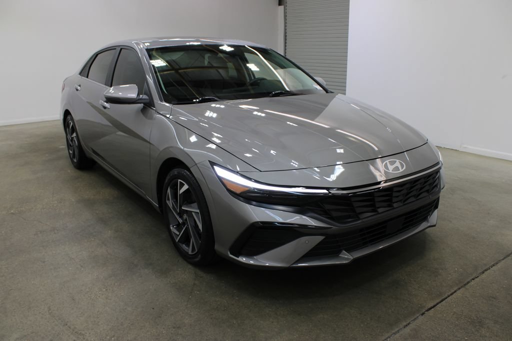 Used 2024 Hyundai Elantra Limited FWD image 6