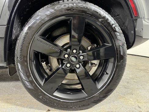 Used 2023 Land Rover Defender 110 X-Dynamic SE image 28