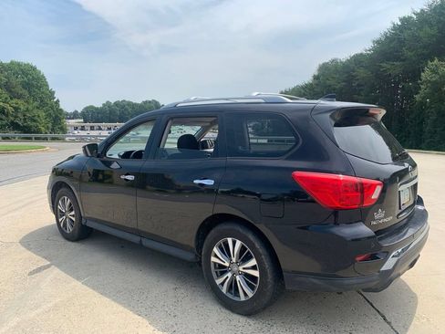 Used 2020 Nissan Pathfinder SV FWD image 15