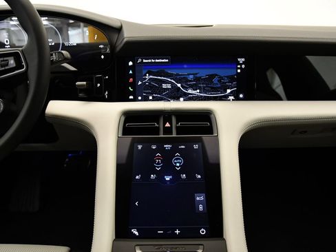 Used 2025 Porsche Taycan image 28