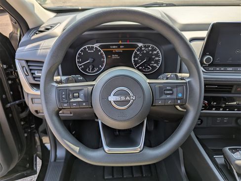 Used 2024 Nissan Rogue SV image 13