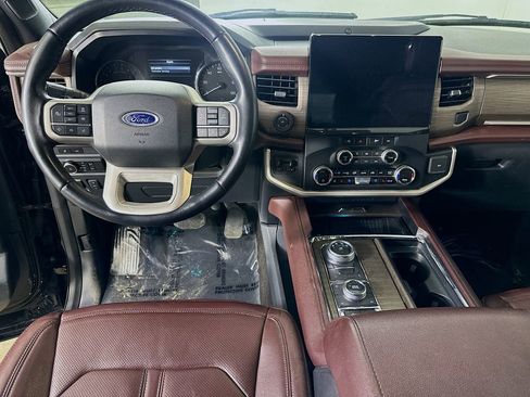 Used 2023 Ford Expedition Limited image 18