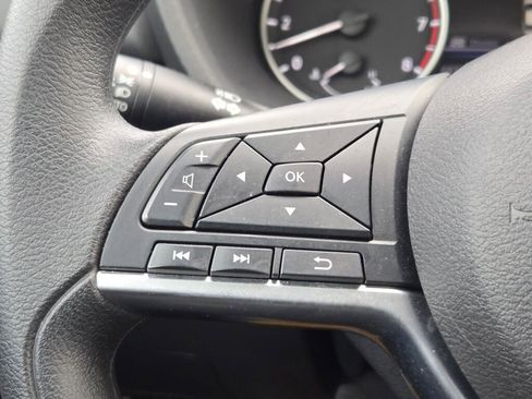 Used 2025 Nissan Sentra SV FWD image 26