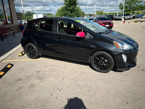 Used 2016 Toyota Prius C Persona Series FWD image 3