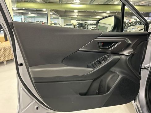 Certified 2025 Subaru Impreza 2.0i image 9