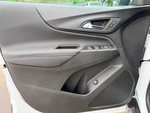 Used 2023 Chevrolet Equinox RS w/ LPO, Floor Liner Package FWD image 19