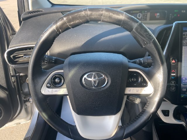 Used 2017 Toyota Prius Prime Advanced w/ Carpet Mat Package FWD image 25