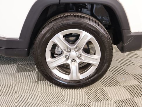 Used 2024 Jeep Compass Latitude w/ Altitude Special Edition AWD/4WD image 17
