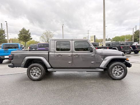 New 2026 Jeep Gladiator Sport image 2