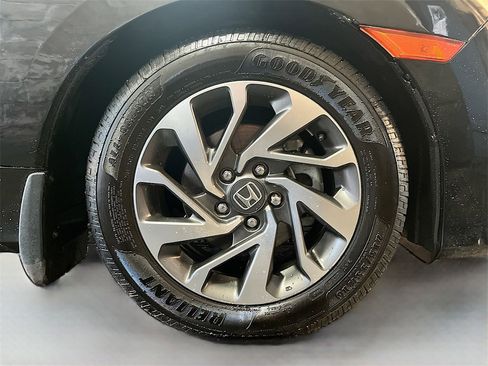 Used 2018 Honda Civic EX image 29