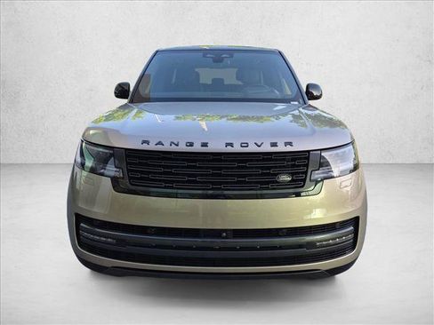 Used 2025 Land Rover Range Rover SE AWD/4WD image 2