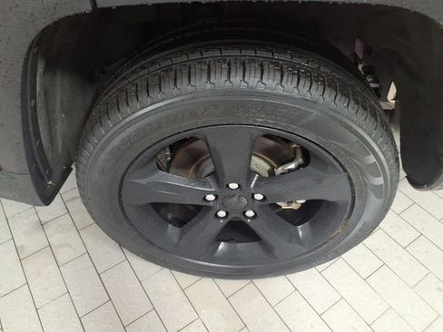 Used 2024 Jeep Grand Cherokee L Limited w/ Luxury Tech Group II image 8