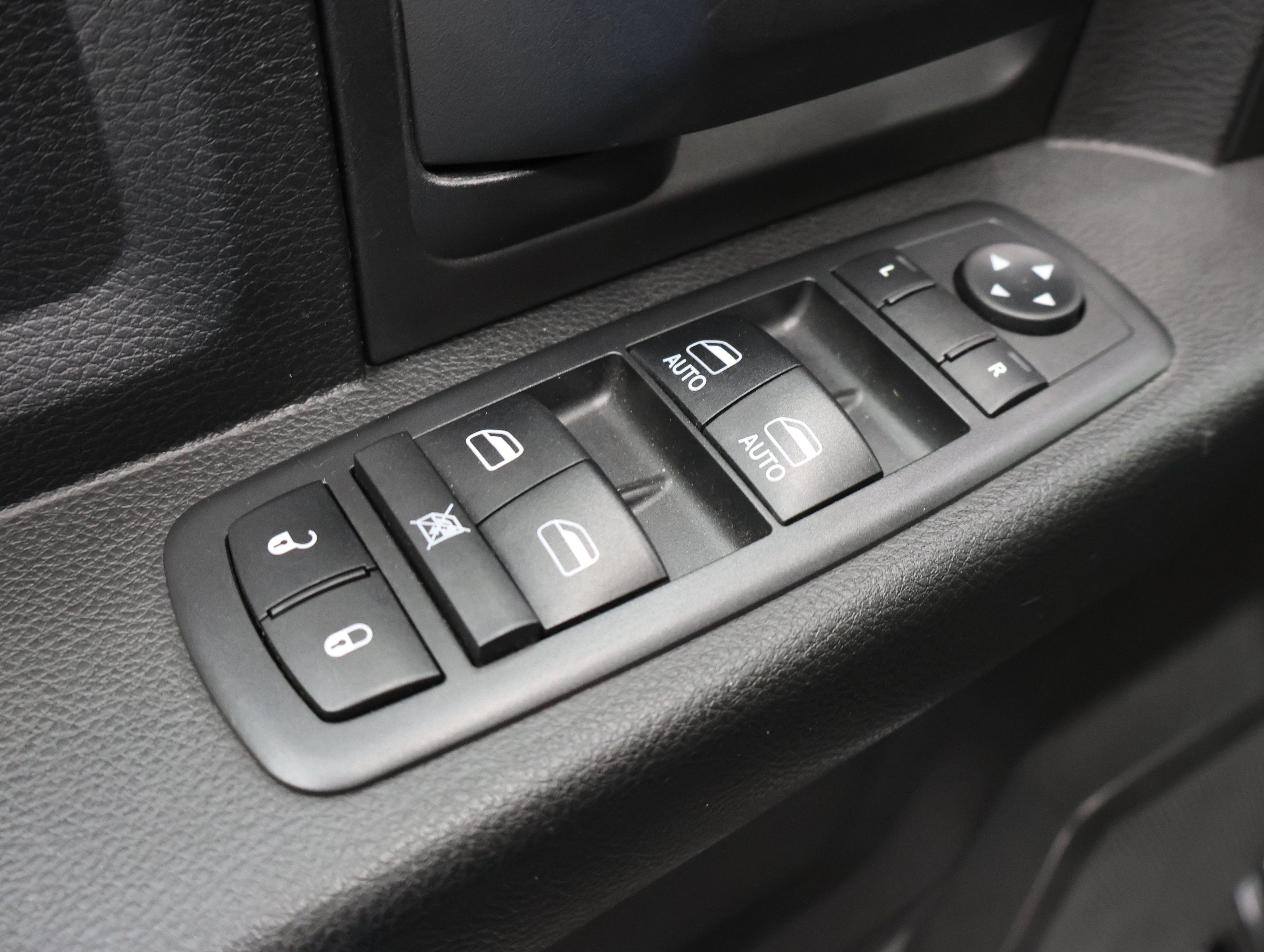 Used 2018 RAM 2500 Tradesman w/ Chrome Appearance Group AWD/4WD image 38
