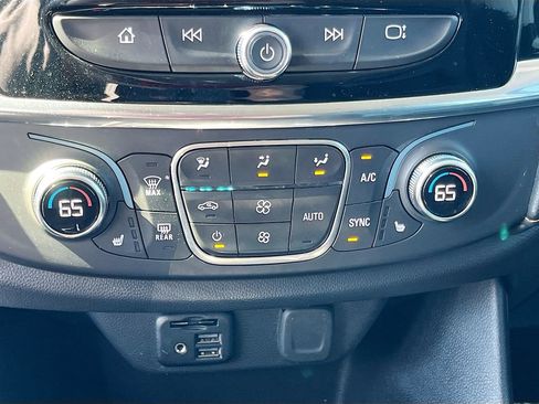 Used 2020 Chevrolet Traverse RS image 16