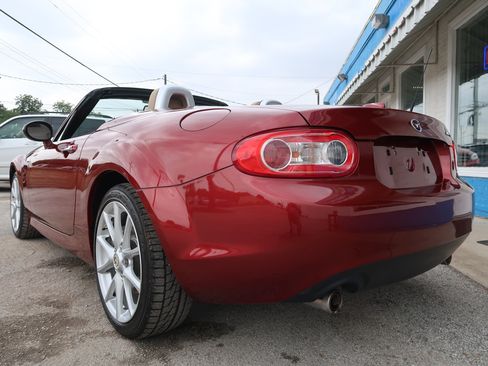 Used 2010 MAZDA MX-5 Miata Grand Touring w/ Premium Pkg RWD image 7