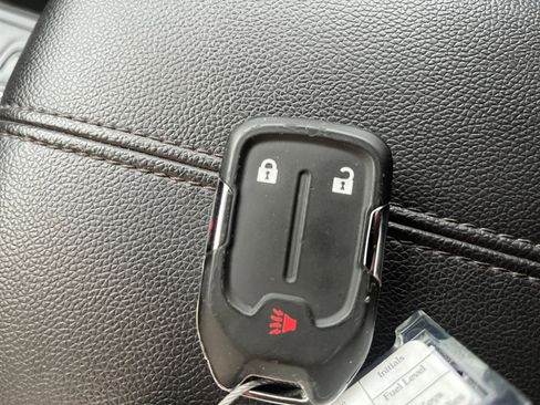 Used 2024 GMC Terrain SLE image 20