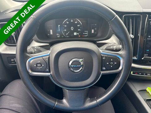 Used 2019 Volvo XC60 T5 Momentum w/ Premium Package FWD image 23