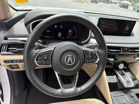 Used 2023 Acura MDX SH-AWD image 25