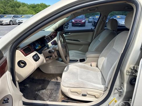 Used 2008 Chevrolet Impala LT FWD image 9