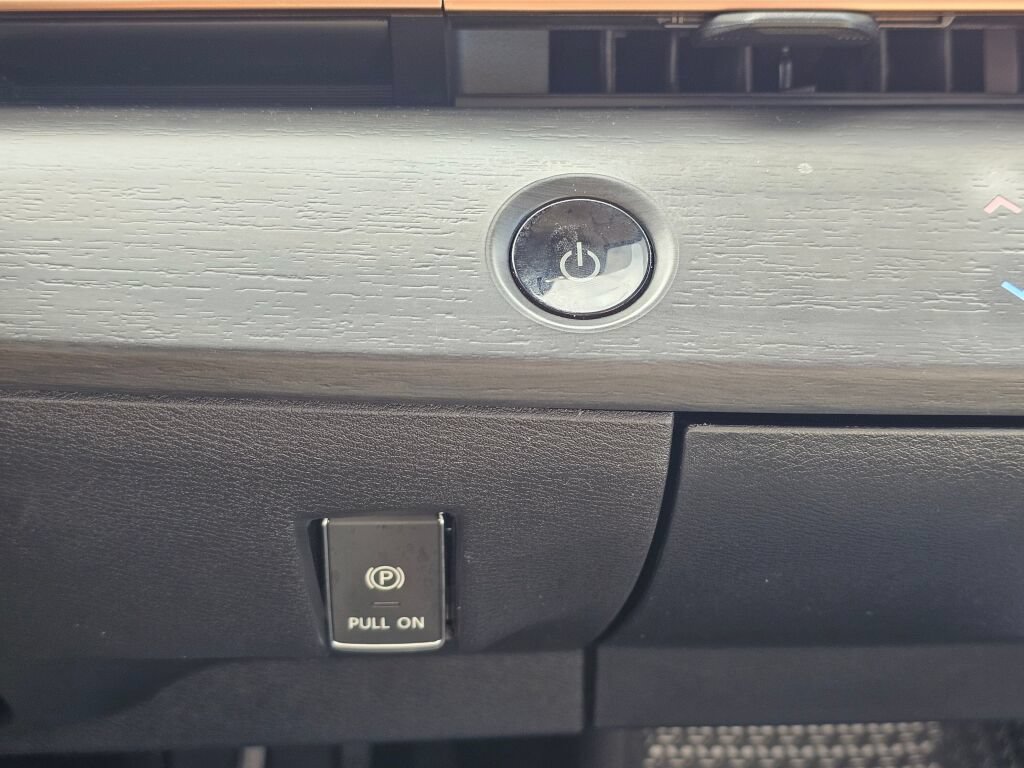Used 2024 Nissan Ariya AWD image 18