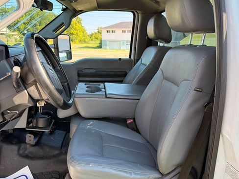 Used 2015 Ford F550 2WD Regular Cab Super Duty image 15