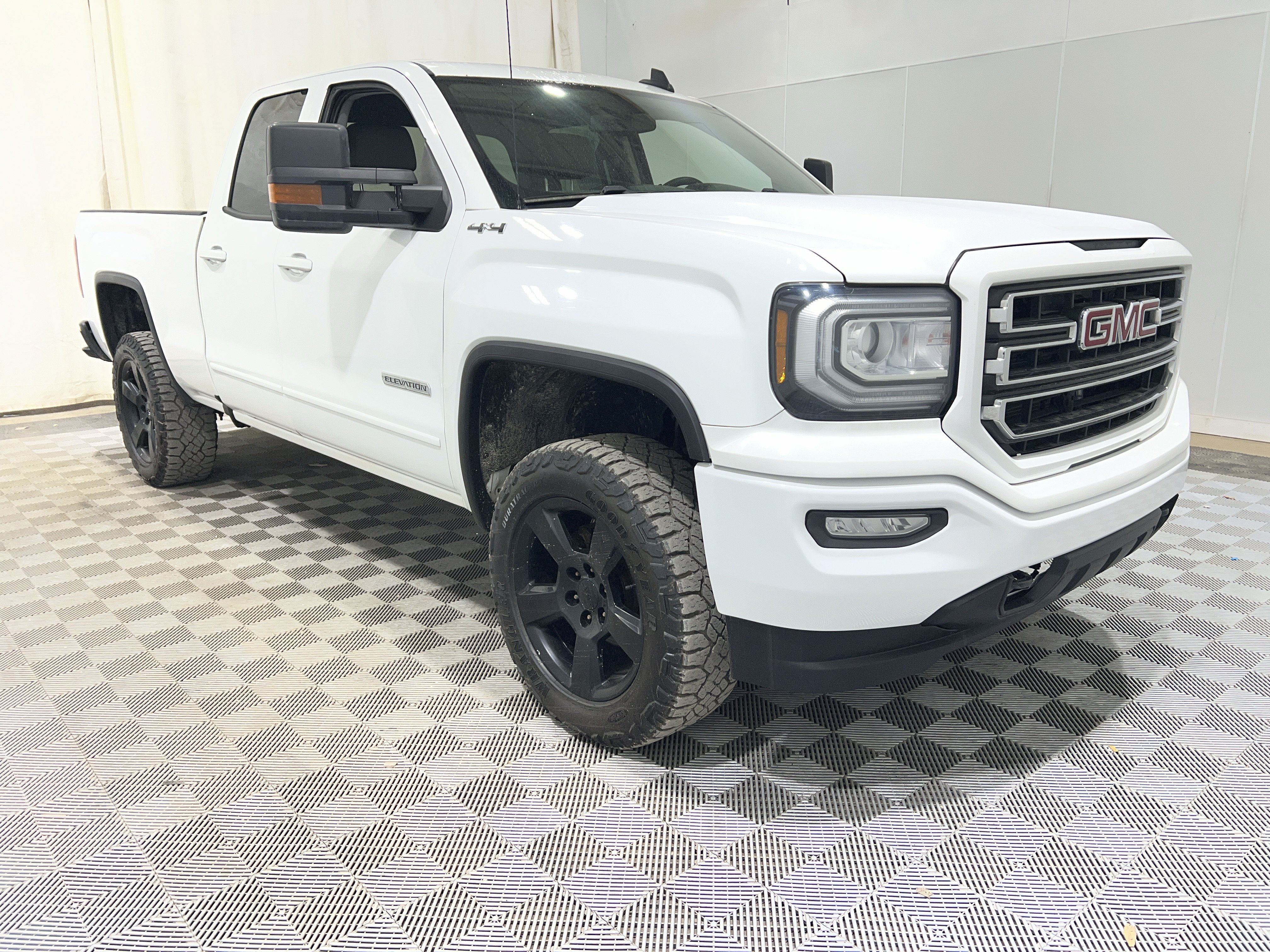 Used 2017 GMC Sierra 1500 4x4 Double Cab w/ Elevation Edition image 4