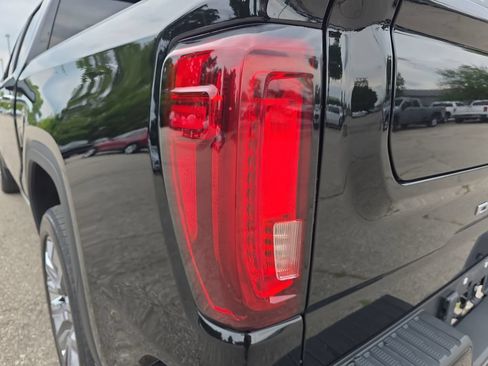 Certified 2023 GMC Sierra 1500 Denali w/ Denali Reserve Package AWD/4WD image 36