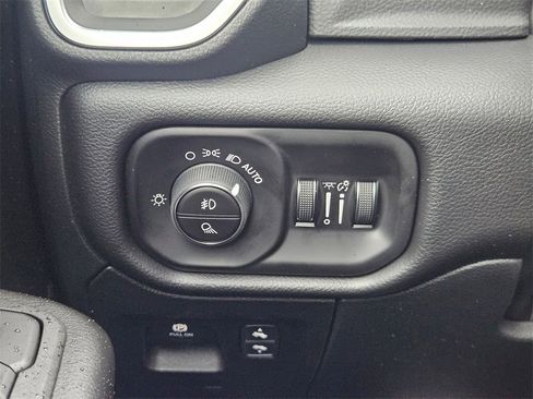 New 2026 RAM 1500 4x4 Crew Cab image 21