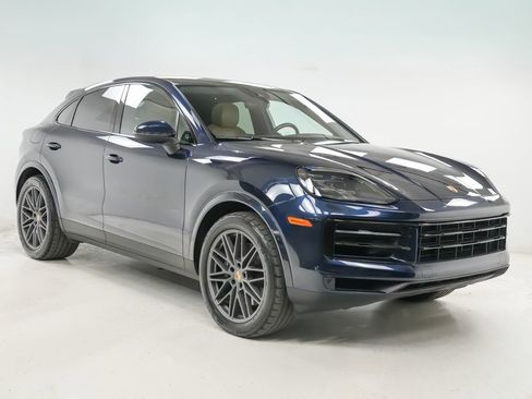 Certified 2024 Porsche Cayenne Coupe AWD/4WD image 8