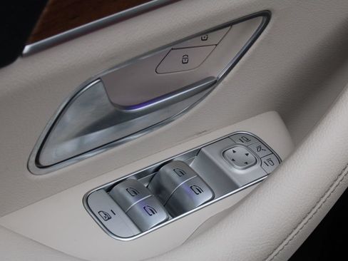 Used 2022 Mercedes-Benz GLE 350 4MATIC image 12